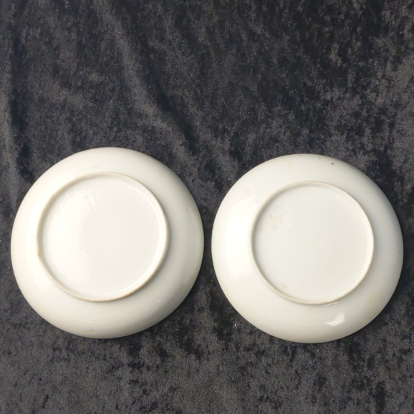 Beautiful vintage Handpainted saucers - Picture 3 of 9
